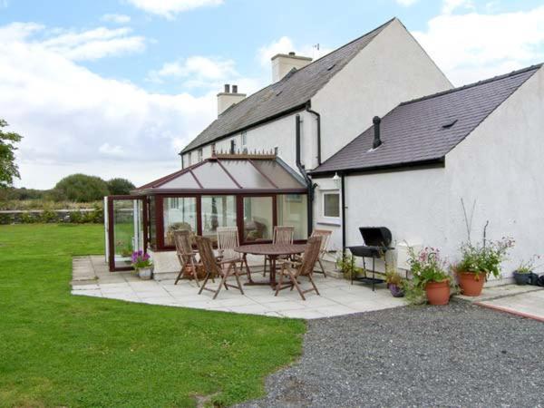 Tyn Y Parc Villa Dwyran Exterior photo